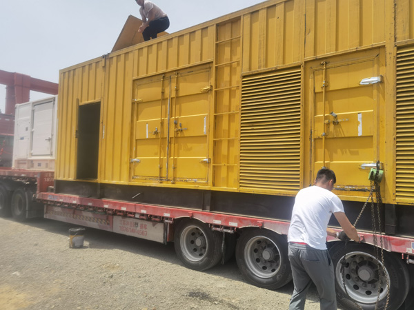 路南除了负载情况和发动机维护，还有哪些因素会影响 200kw 柴油发电机的油耗？