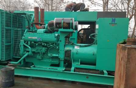 路南发电机组如何判断水冷式机油散热器内部是否需要清洗？